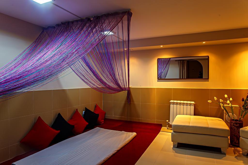 Red Village Hotel Astana Exterior foto